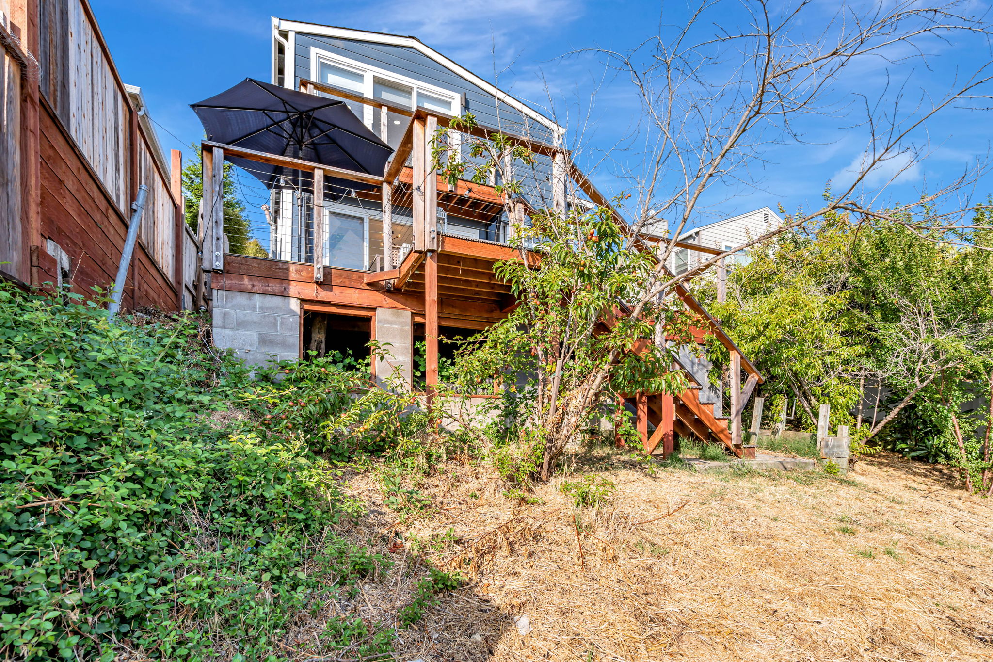 043_ 6583 Simson St