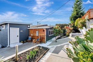 001_ 6583 Simson St