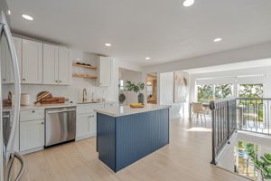 013_ 6583 Simson St