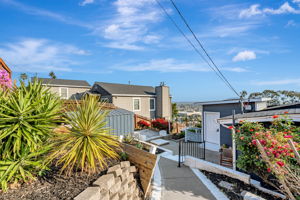 040_ 6583 Simson St