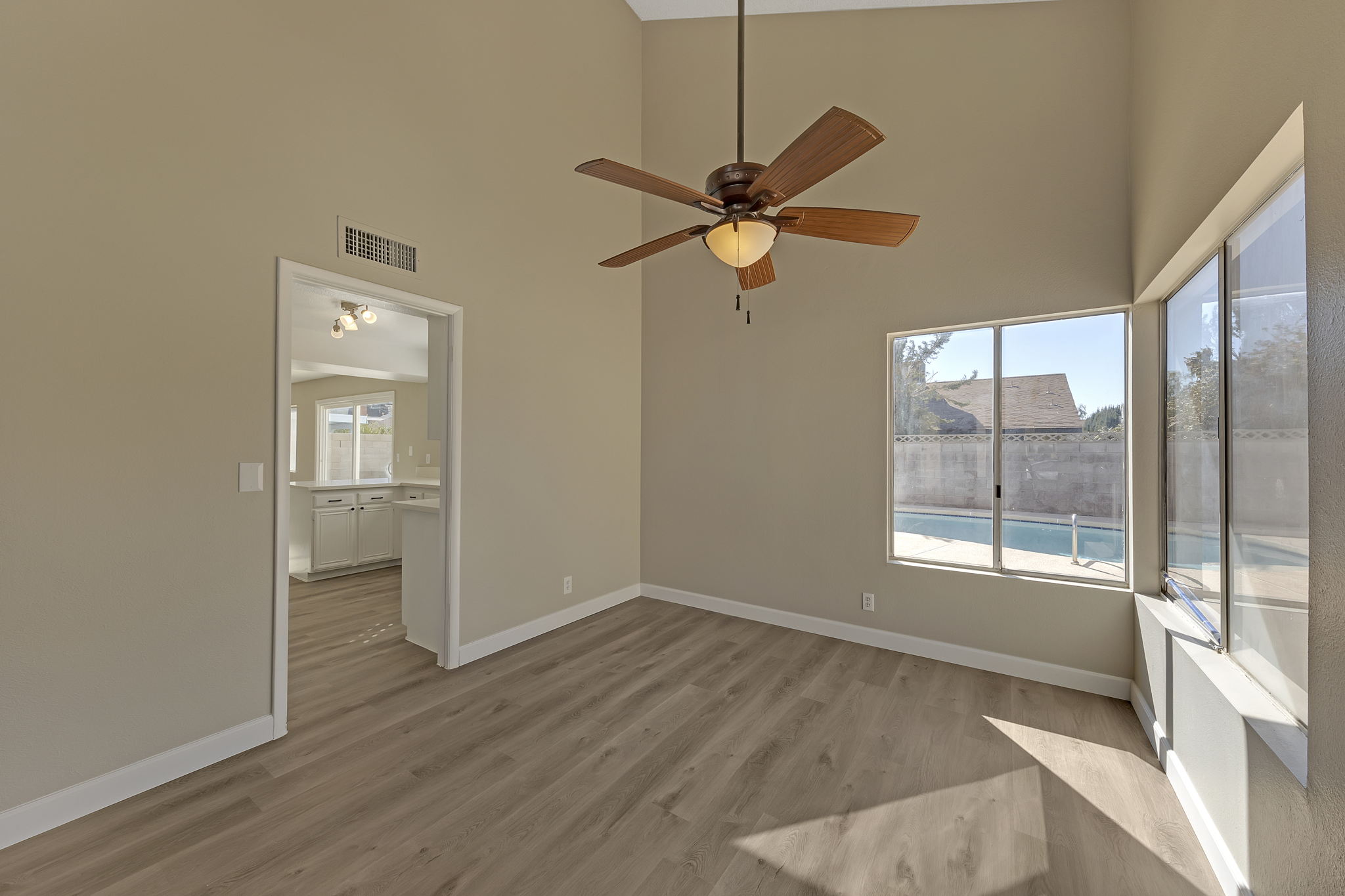6585 Minton Ct, Las Vegas, NV 89103, USA Photo 9