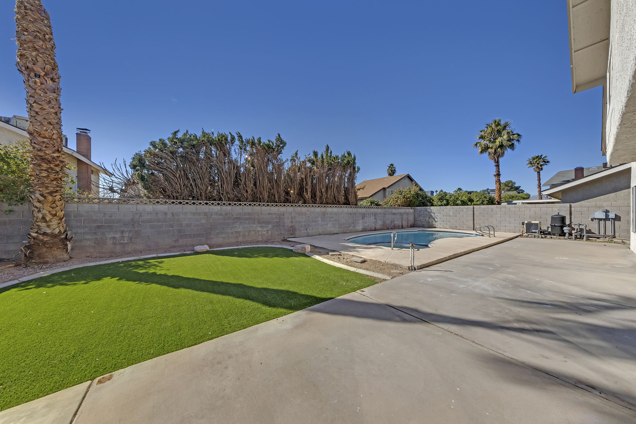 6585 Minton Ct, Las Vegas, NV 89103, USA Photo 3