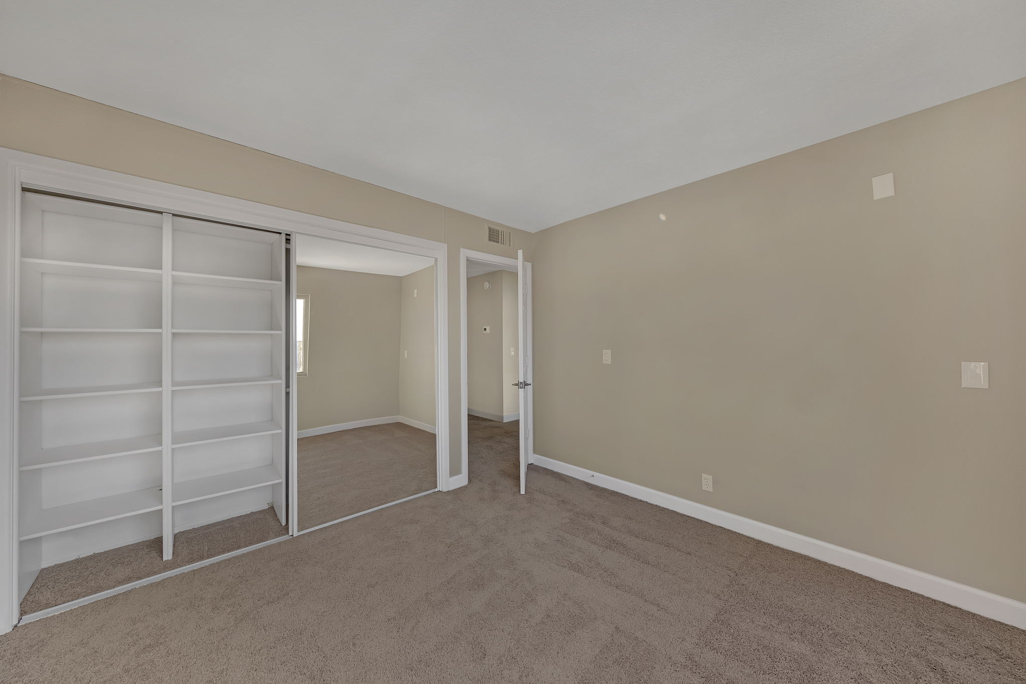 6585 Minton Ct, Las Vegas, NV 89103, USA Photo 28