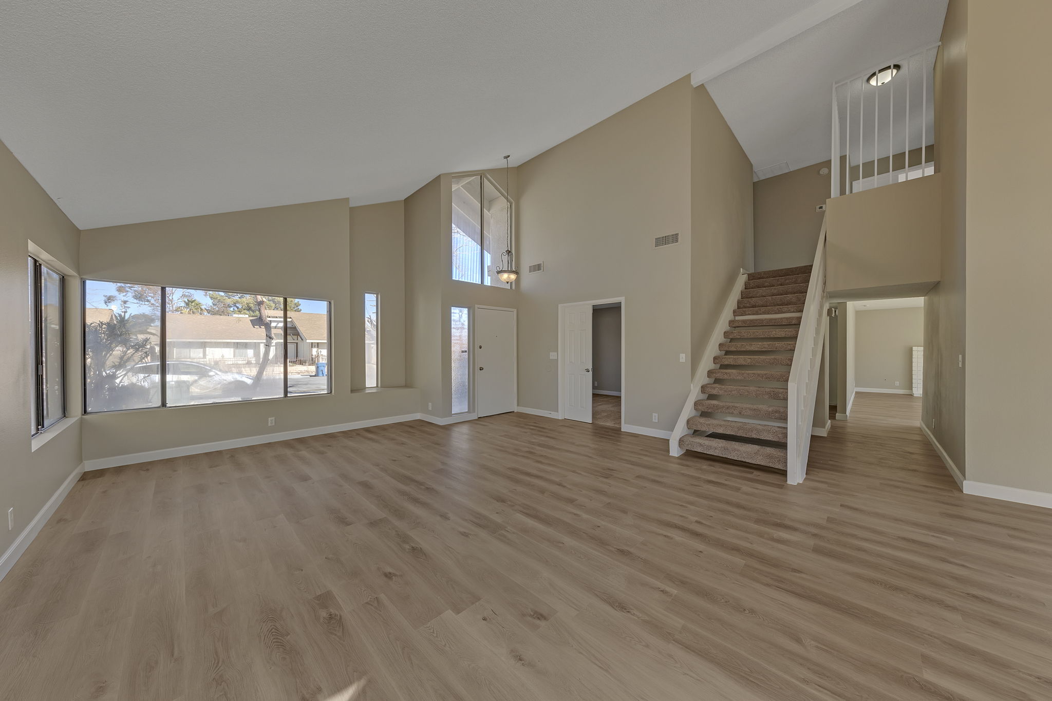 6585 Minton Ct, Las Vegas, NV 89103, USA Photo 7