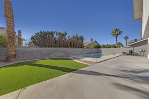 6585 Minton Ct, Las Vegas, NV 89103, USA Photo 2