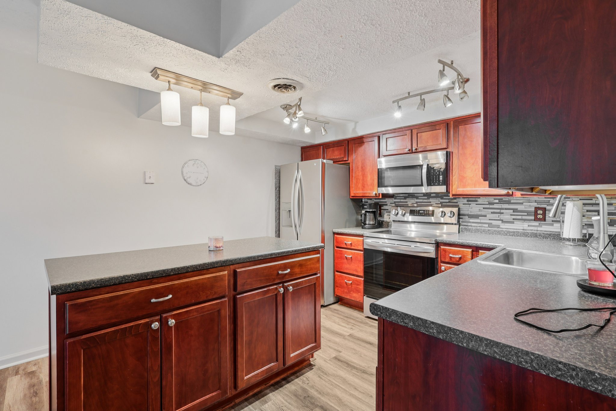 Hearne Rd-S1501-020.jpg