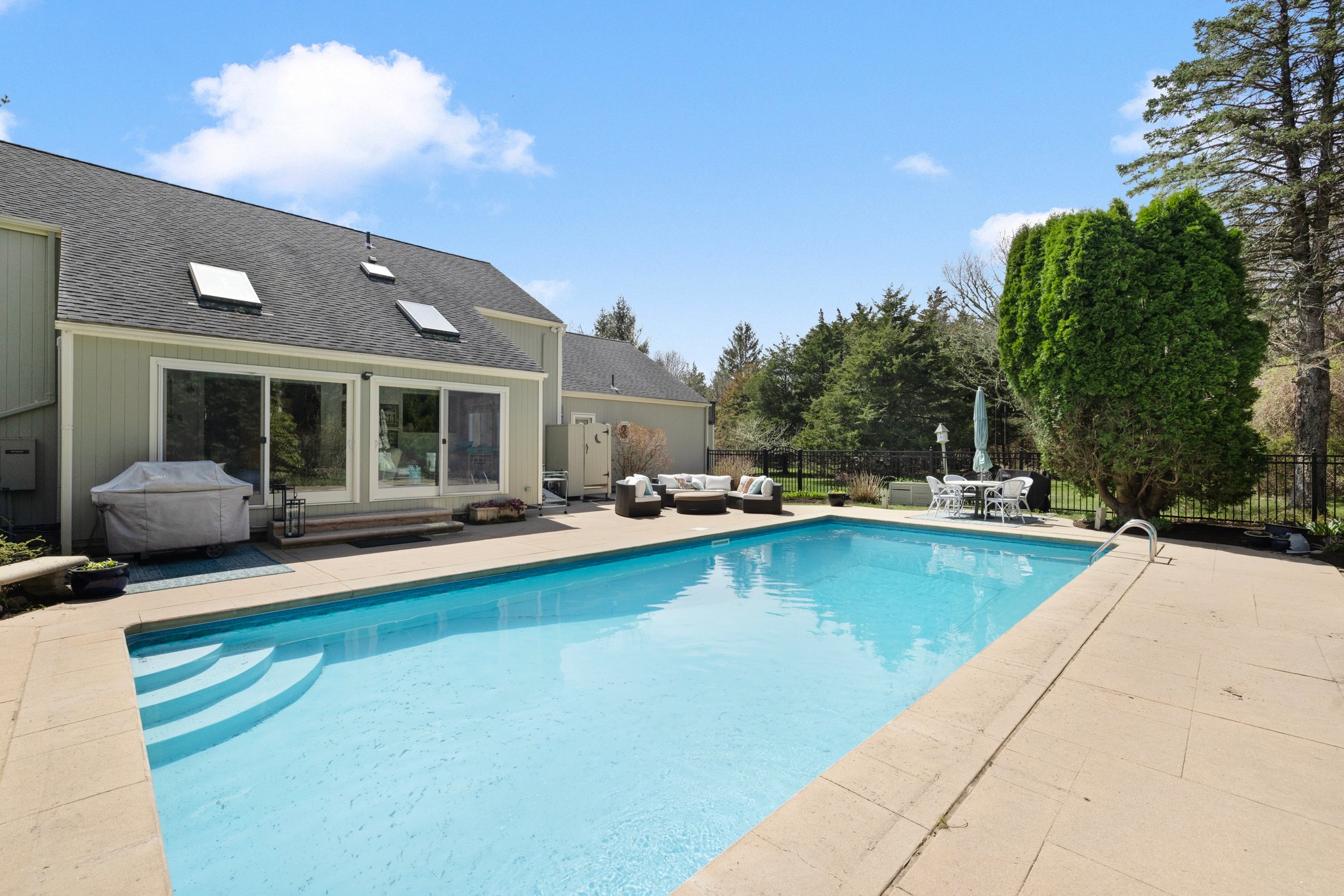 659 East Shore Rd, Jamestown, RI 02835 Michael David Commercial