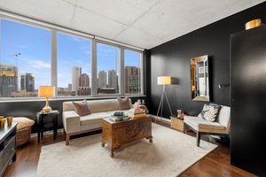 659 W Randolph St, Chicago, IL 60661, USA Photo 2