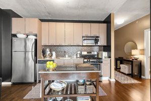 659 W Randolph St, Chicago, IL 60661, USA Photo 9