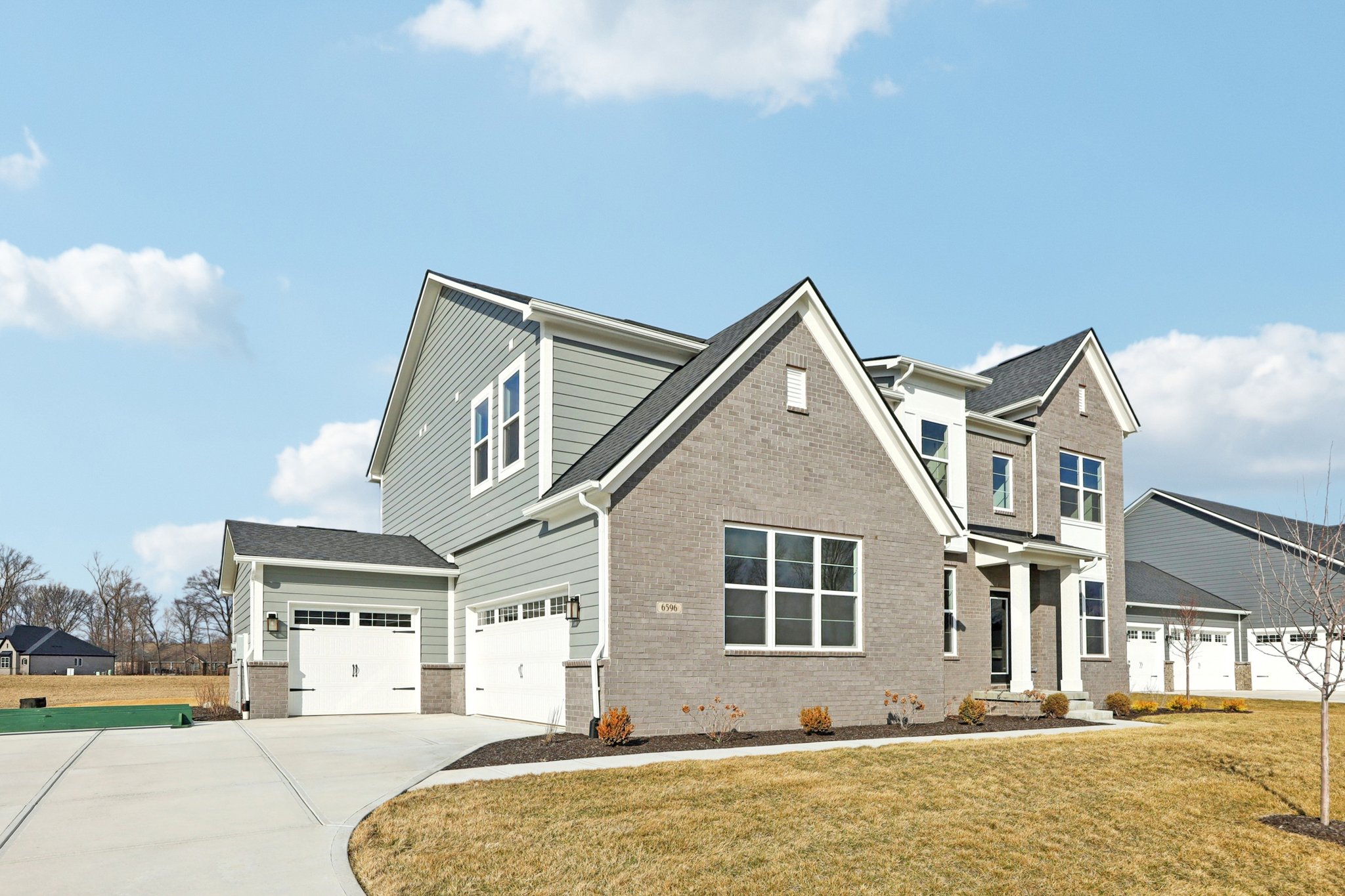 N Dogwood Dr-S2201-002.jpg