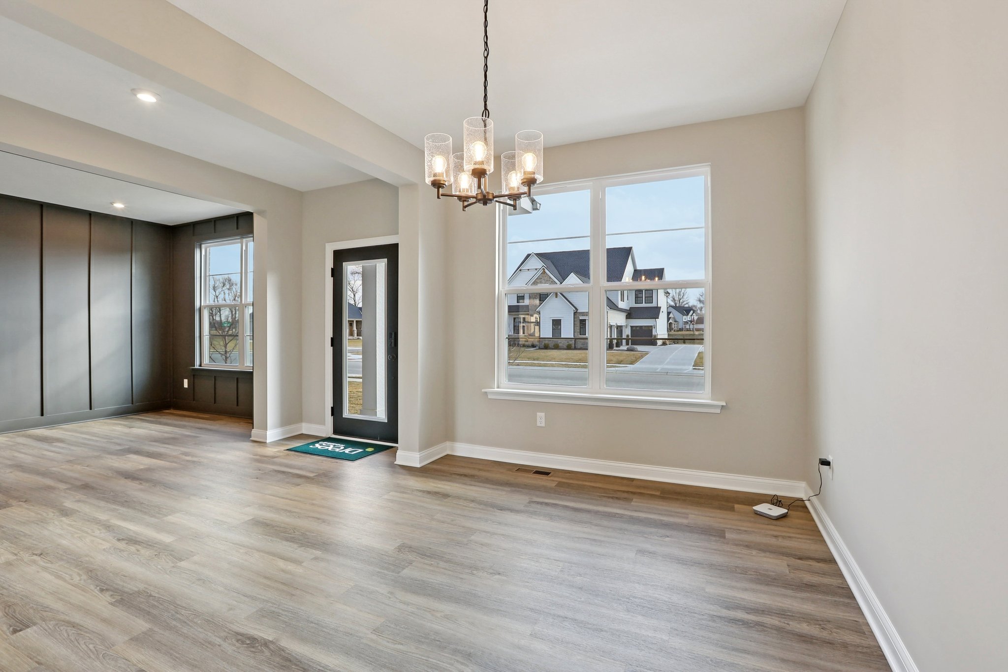 N Dogwood Dr-S2201-010.jpg