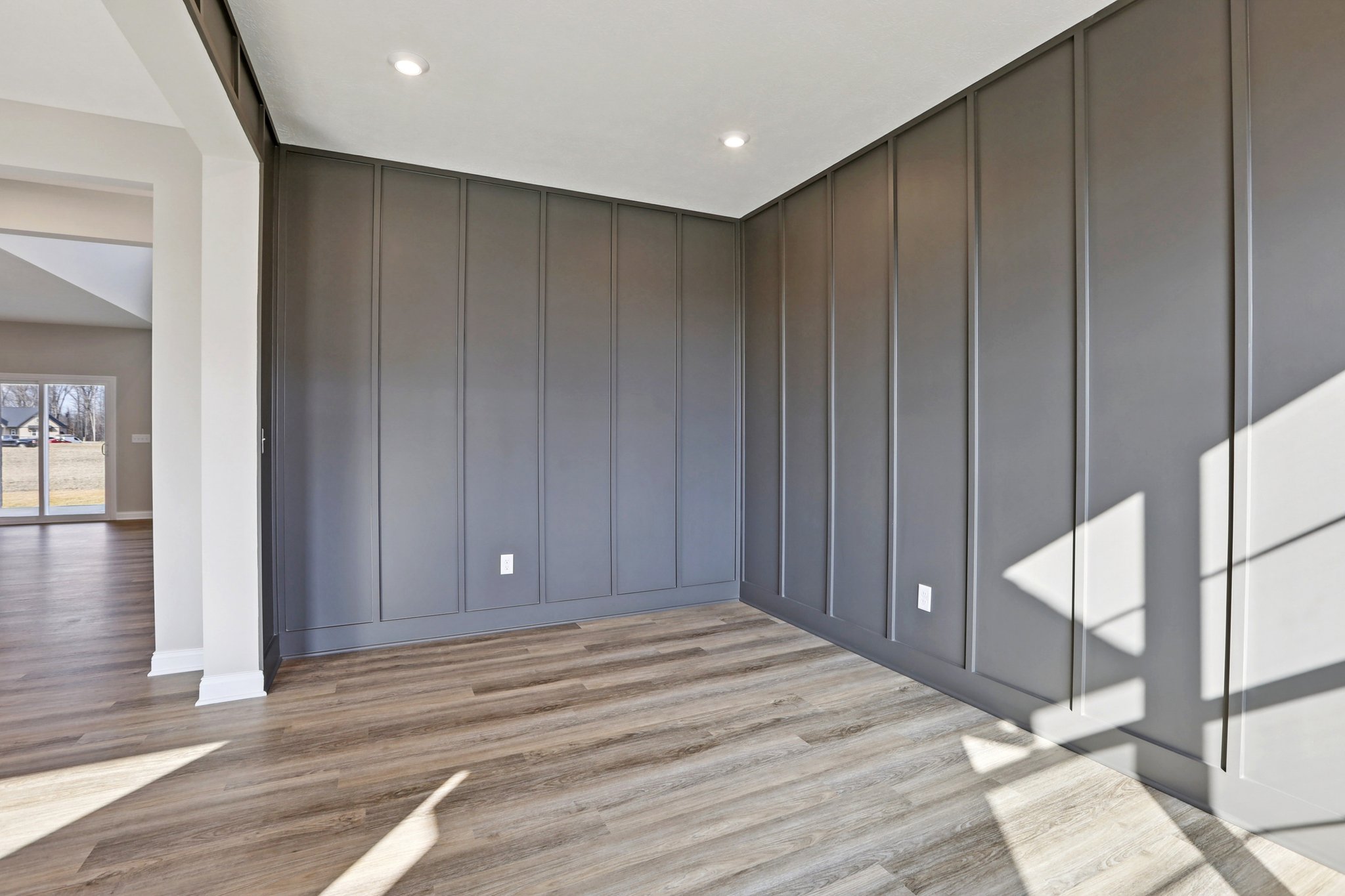 N Dogwood Dr-S2201-014.jpg