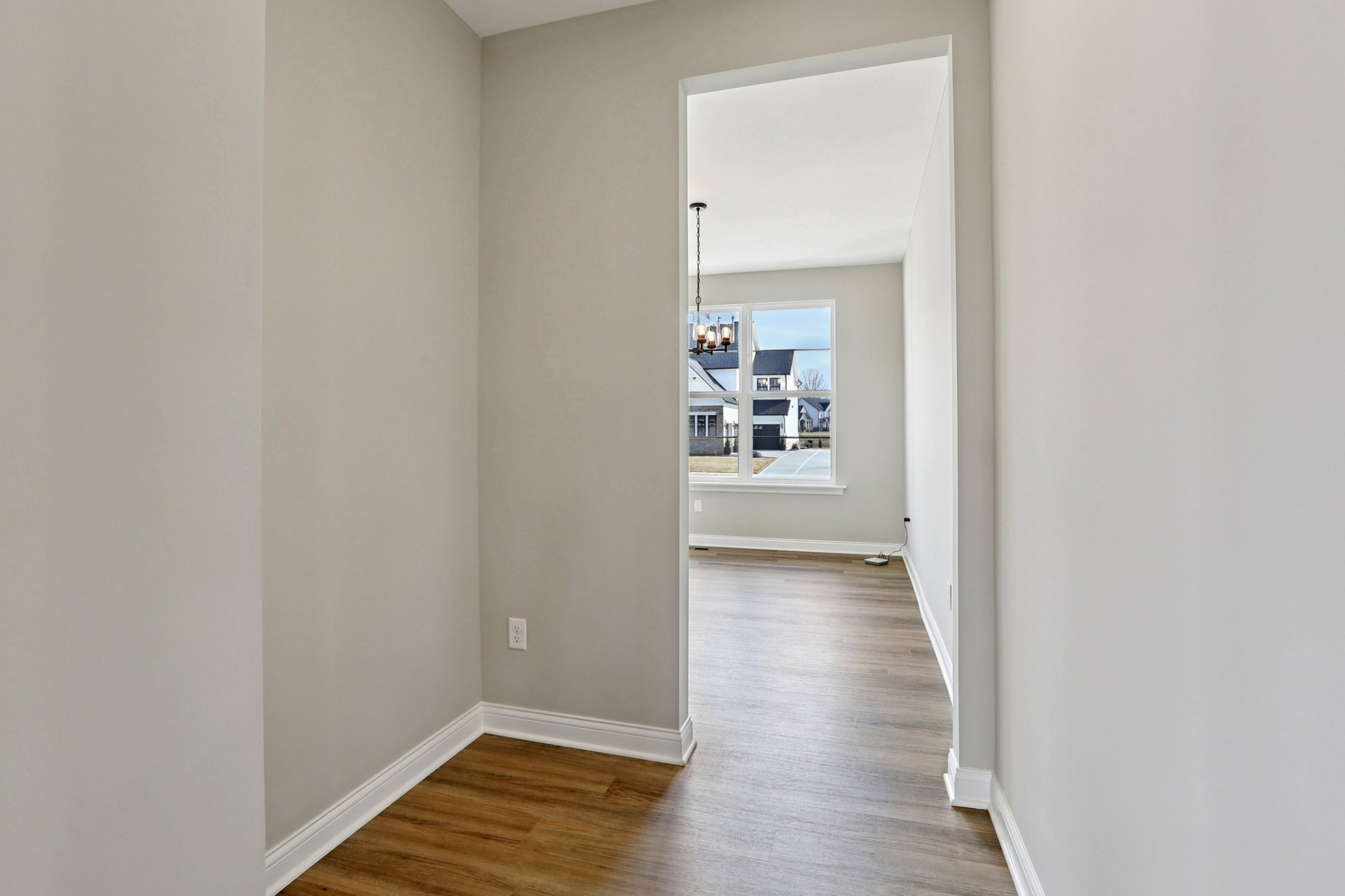 N Dogwood Dr-S2201-016.jpg