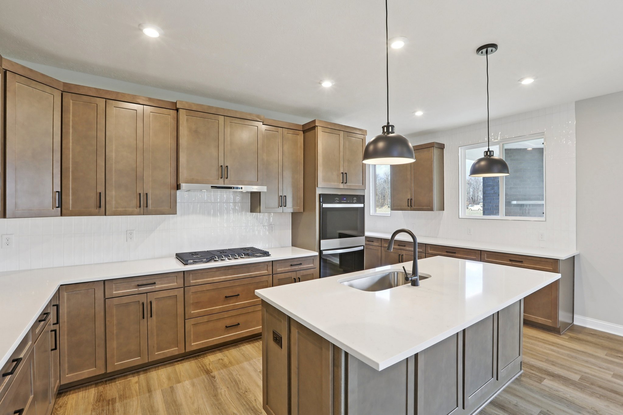 N Dogwood Dr-S2201-023.jpg