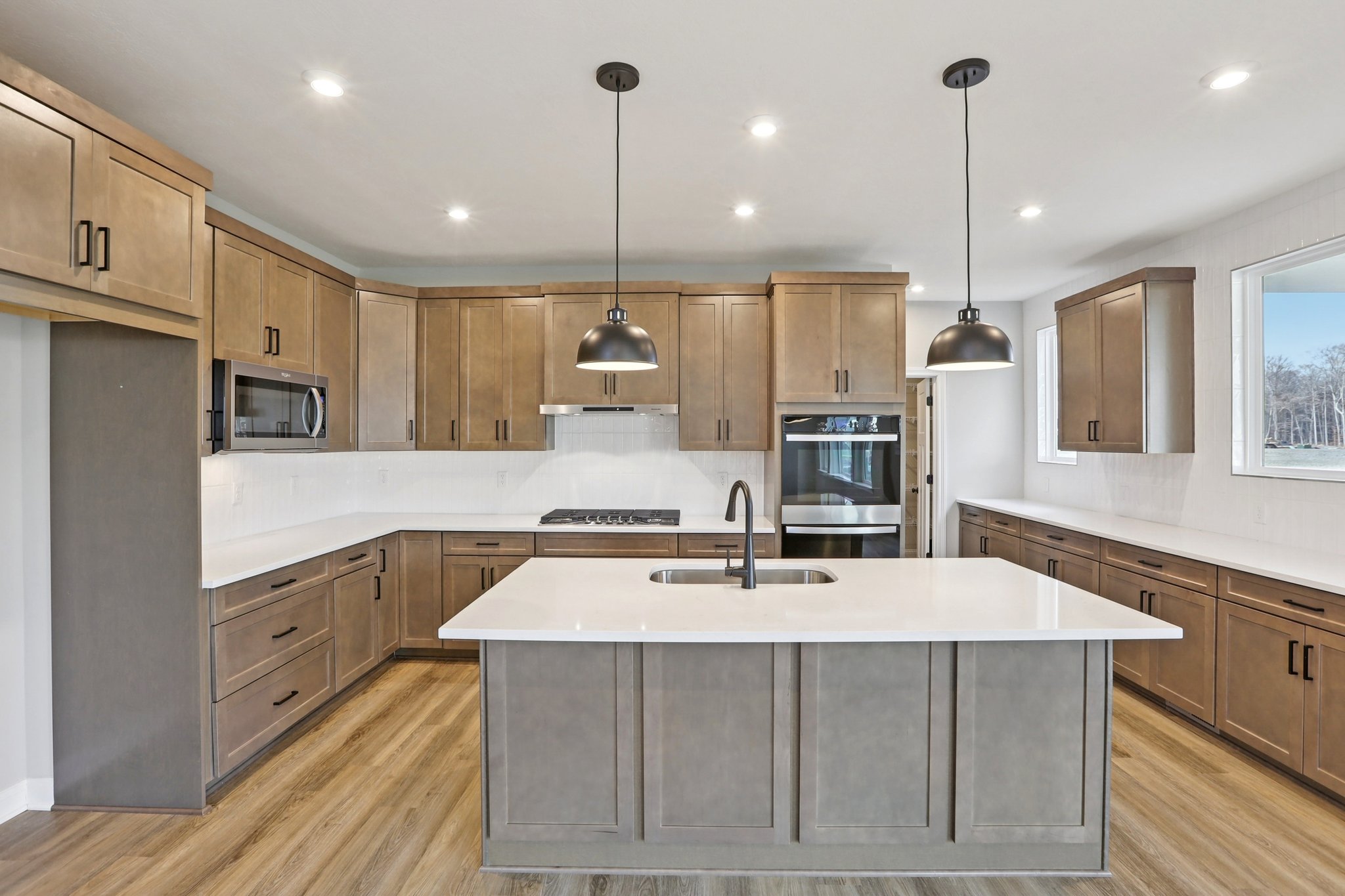 N Dogwood Dr-S2201-024.jpg