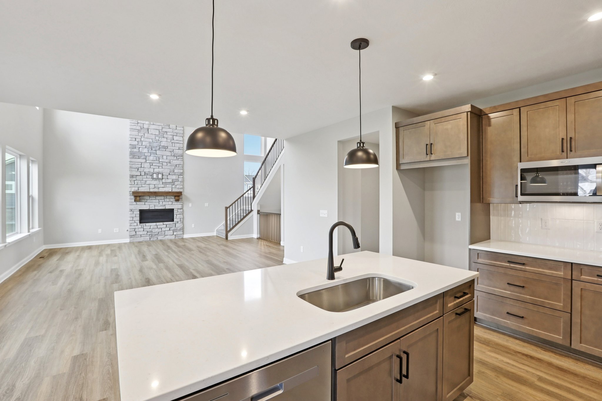 N Dogwood Dr-S2201-027.jpg