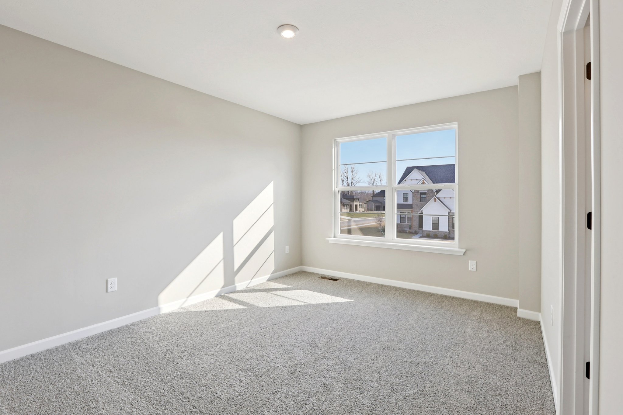 N Dogwood Dr-S2201-034.jpg