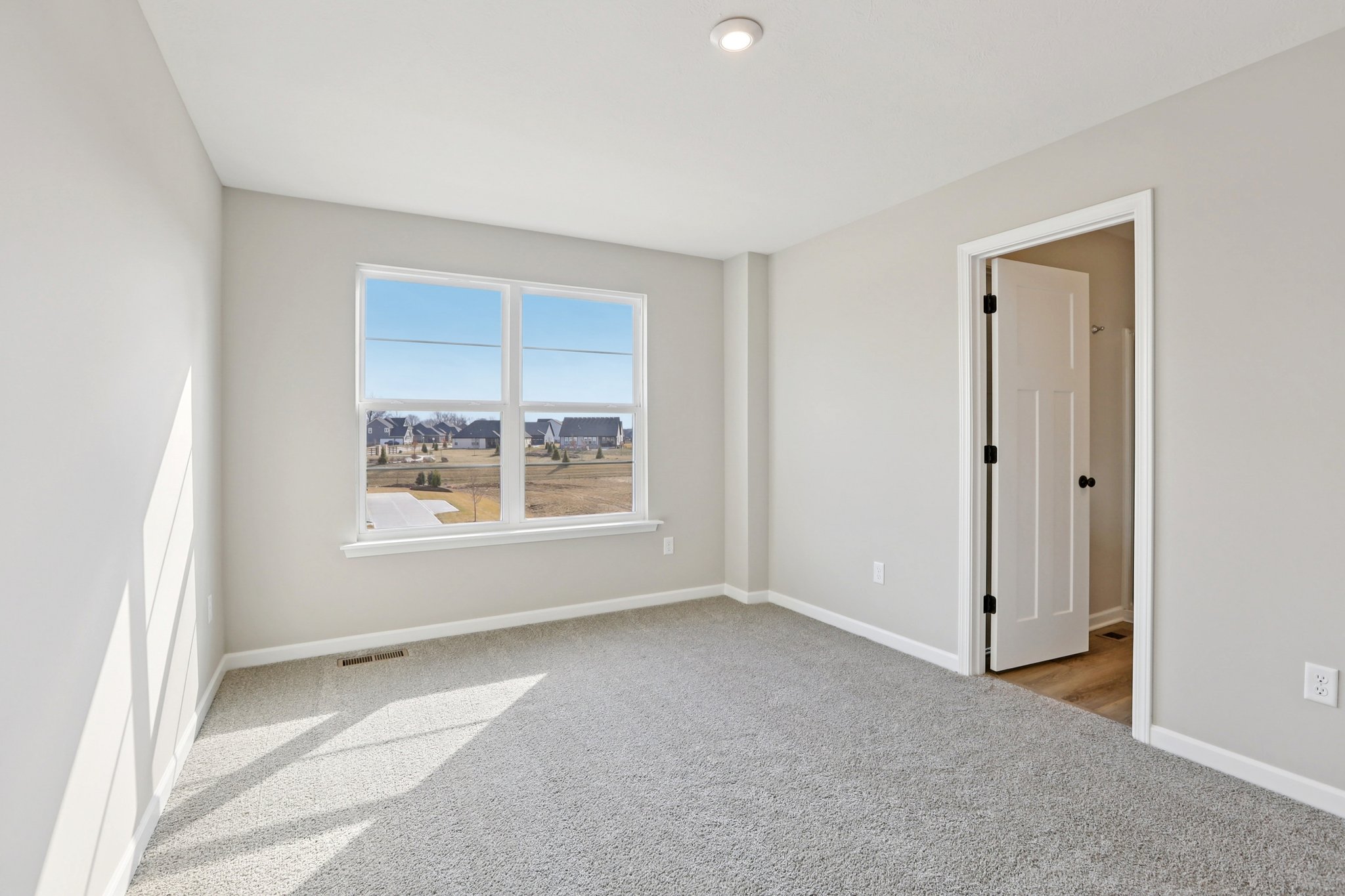 N Dogwood Dr-S2201-035.jpg