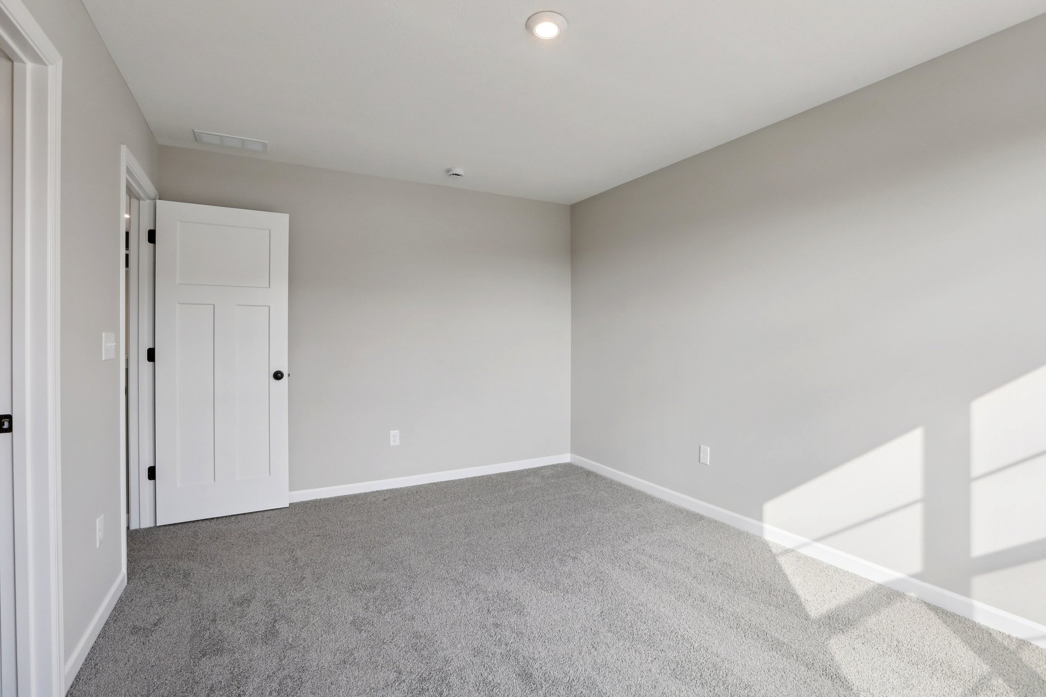 N Dogwood Dr-S2201-037.jpg