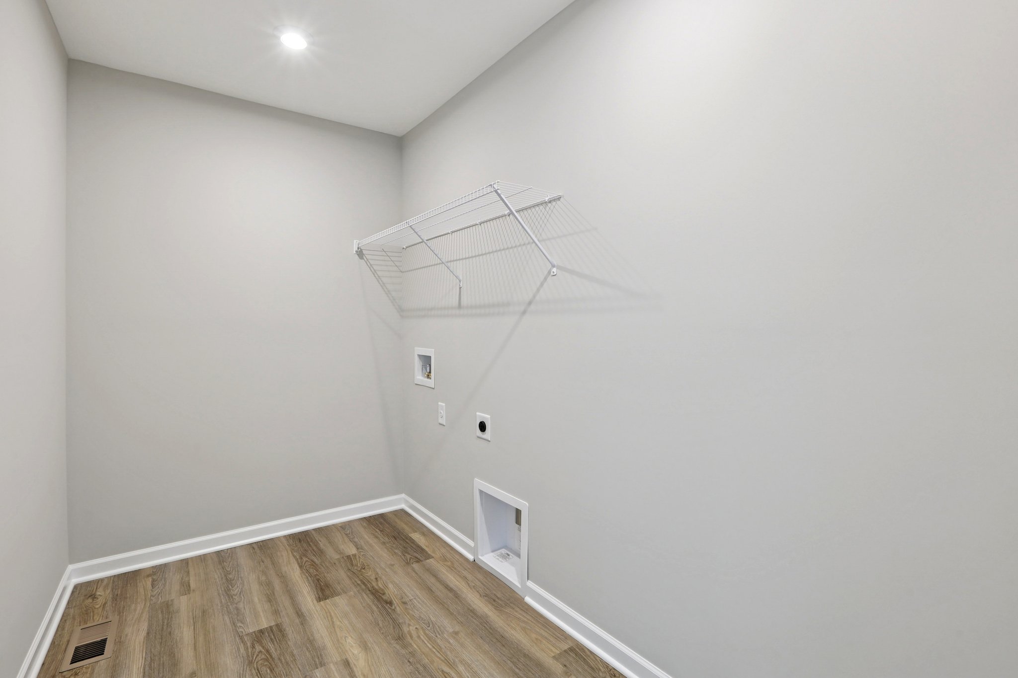 N Dogwood Dr-S2201-046.jpg