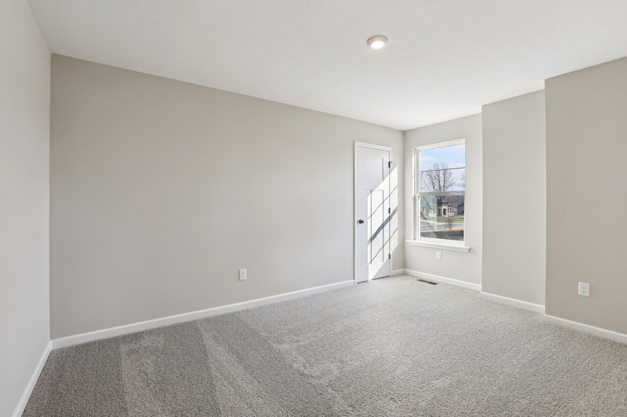 N Dogwood Dr-S2201-047.jpg