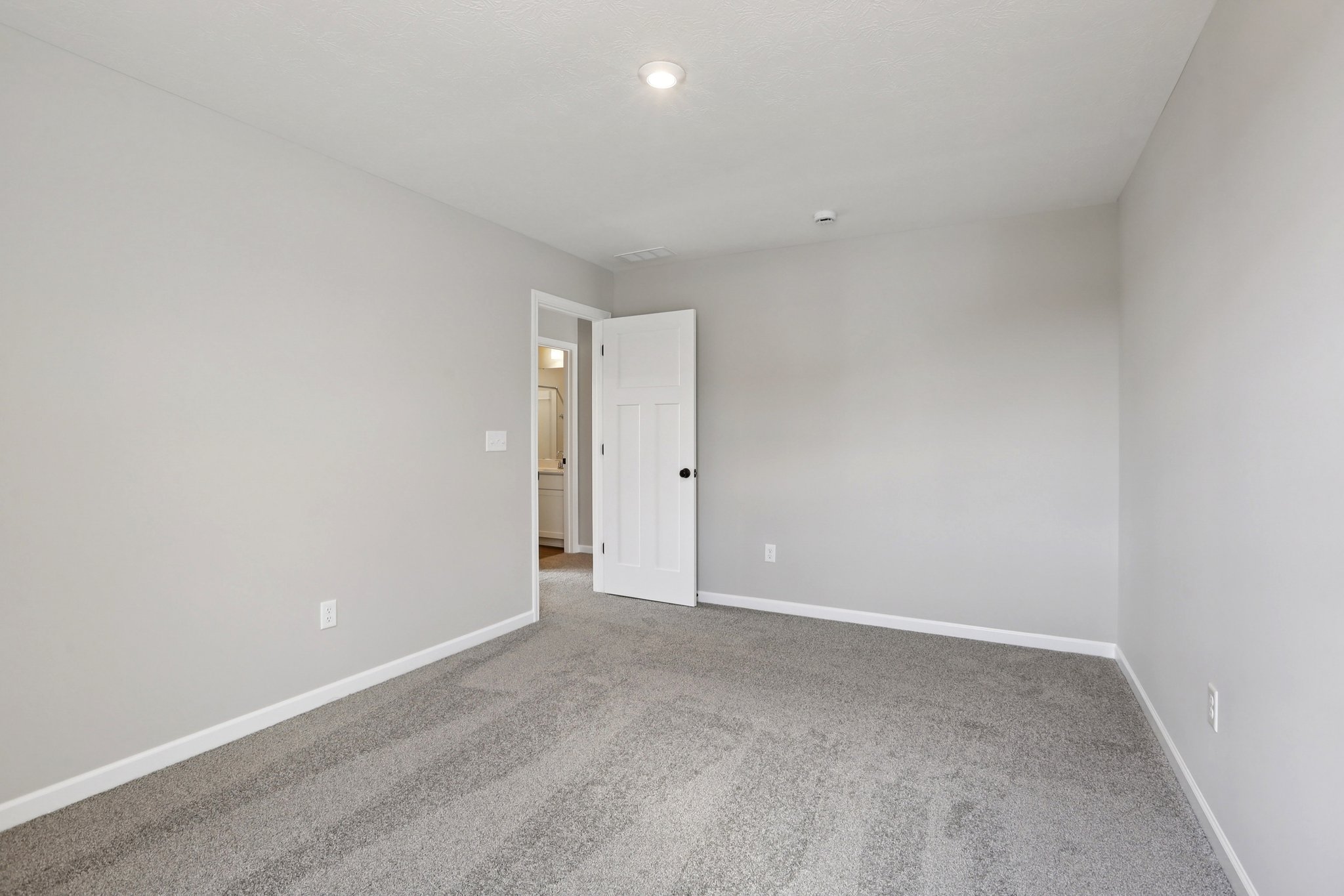 N Dogwood Dr-S2201-049.jpg