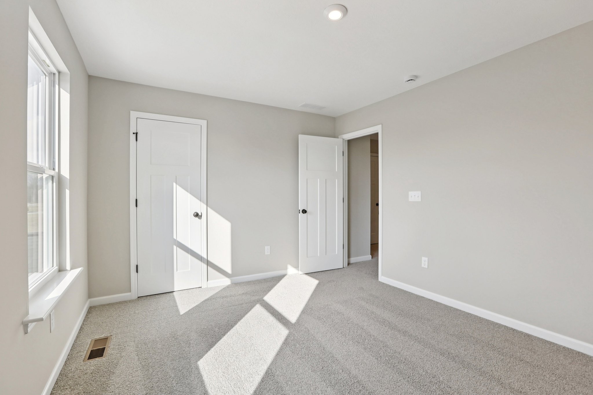 N Dogwood Dr-S2201-053.jpg