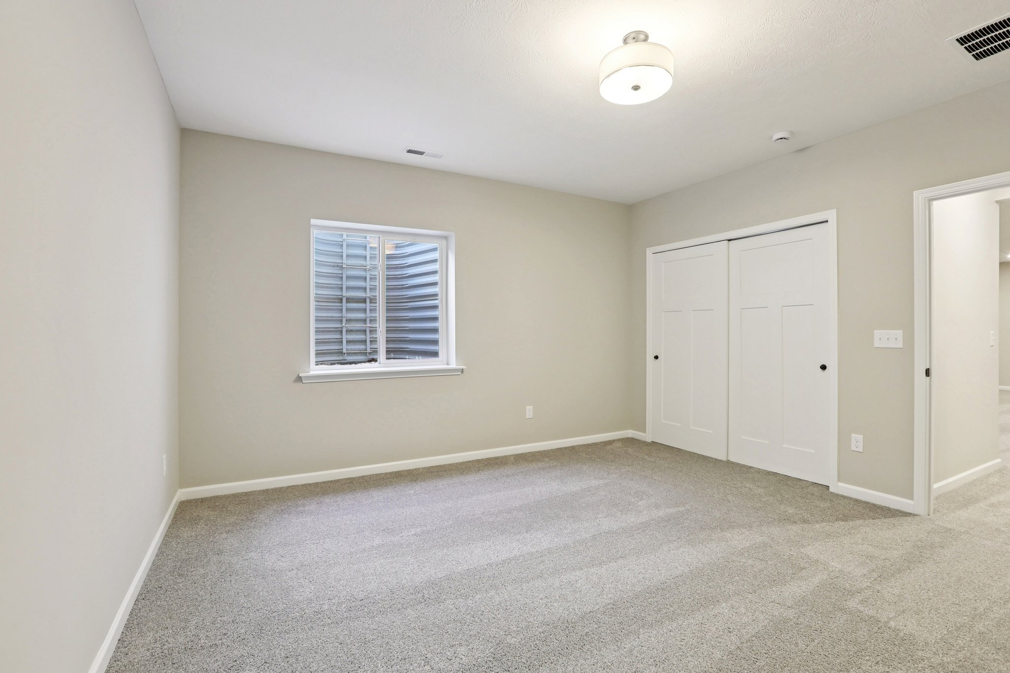 N Dogwood Dr-S2201-062.jpg