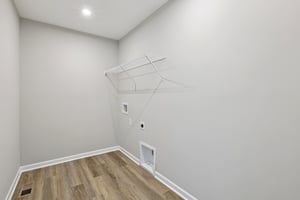 N Dogwood Dr-S2201-046.jpg