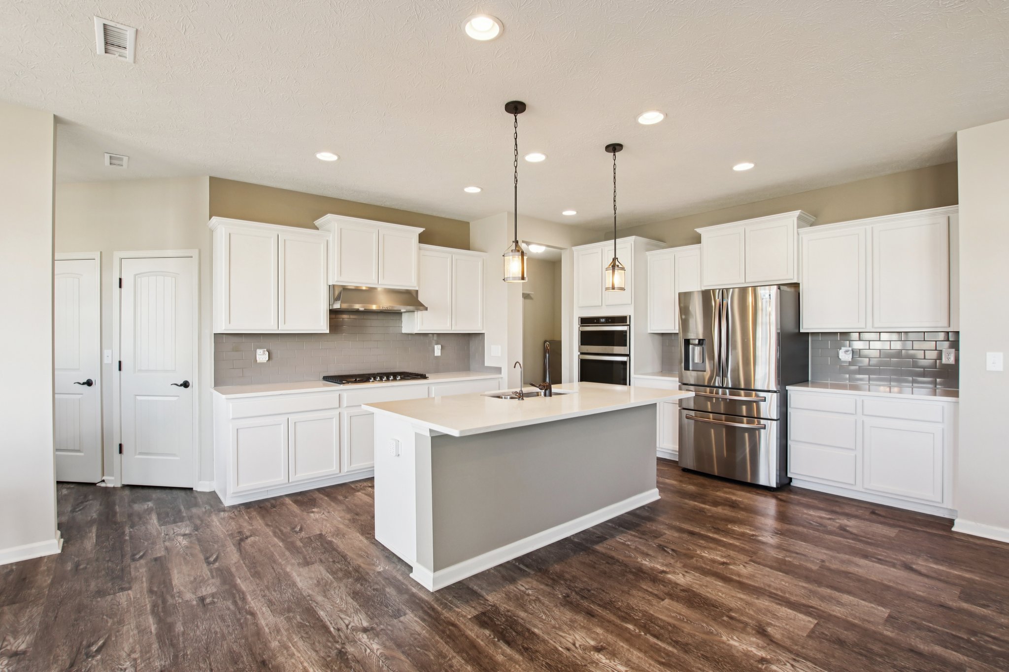 Overlander Ln-S0103-017.jpg