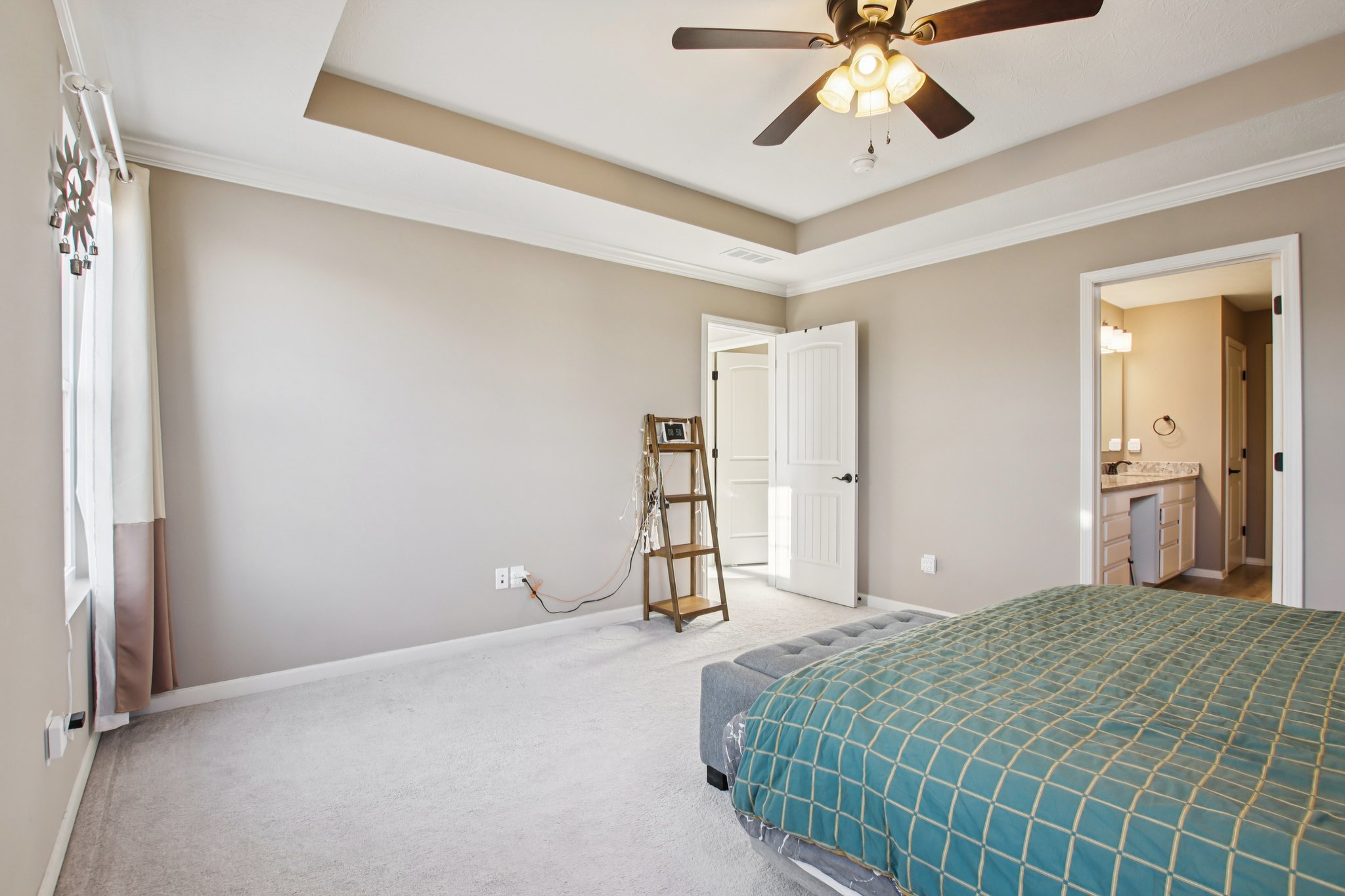 Overlander Ln-S0103-035.jpg