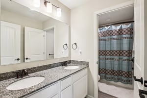 Overlander Ln-S0103-028.jpg