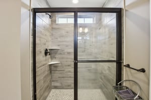 Overlander Ln-S0103-033.jpg