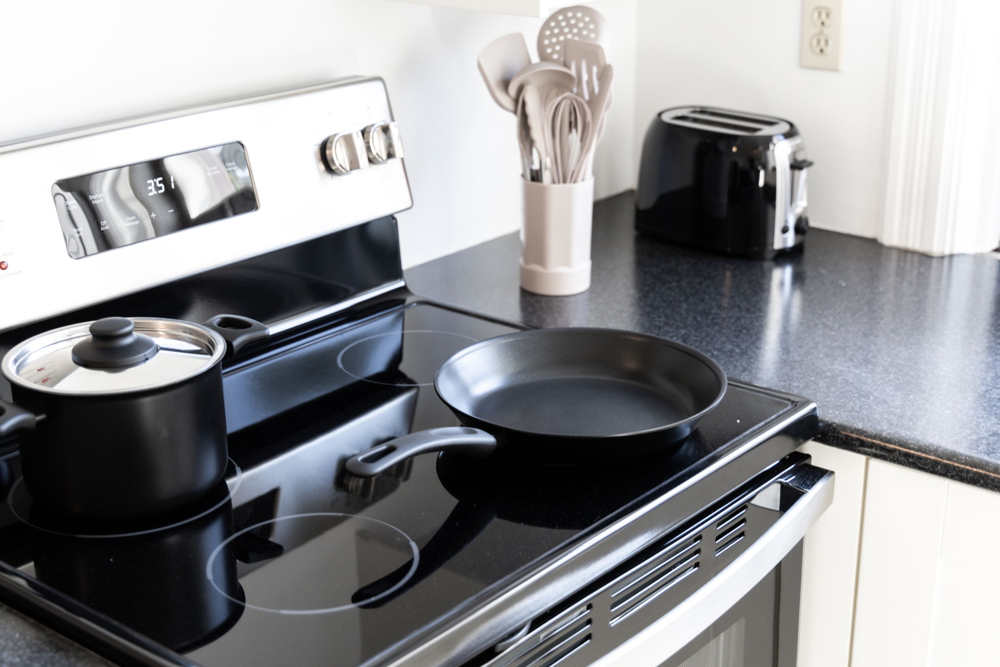 Toronto property showcase — delivered property photograph 26