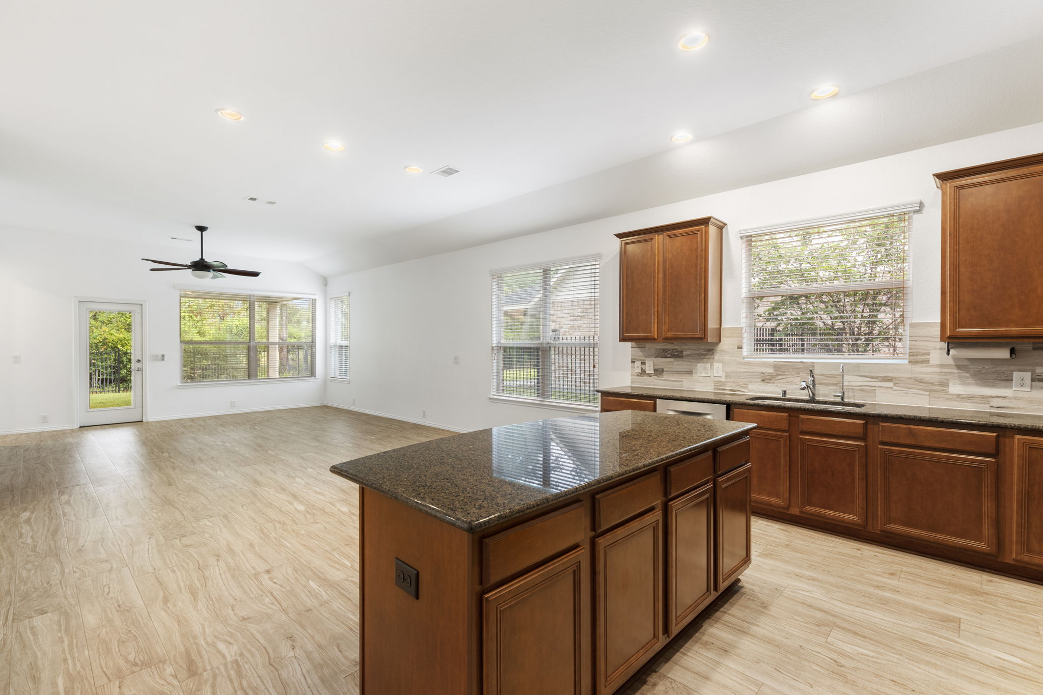 66 E Heritage Mill Cir, Tomball, TX 77375, USA Photo 17