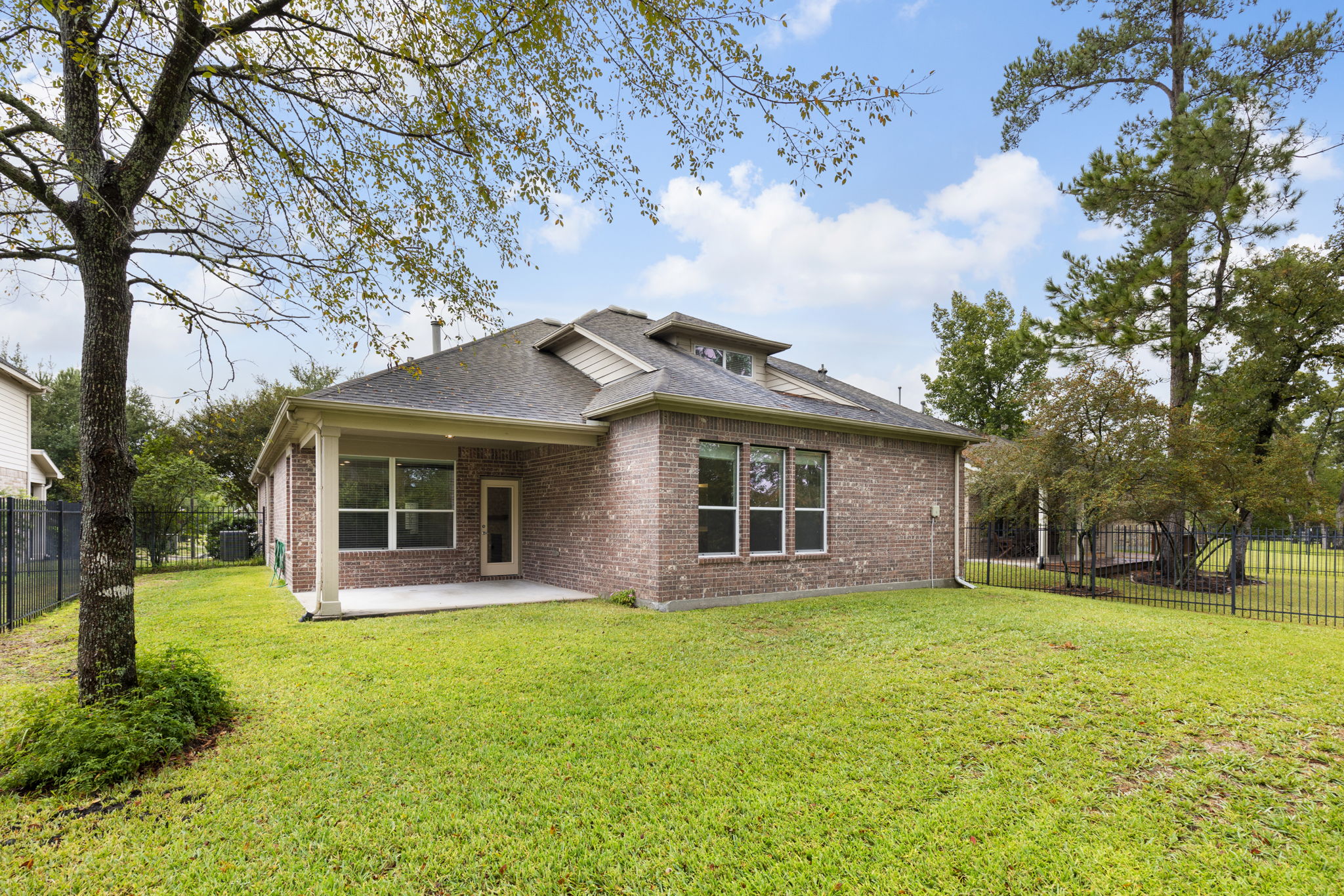 66 E Heritage Mill Cir, Tomball, TX 77375, USA Photo 9