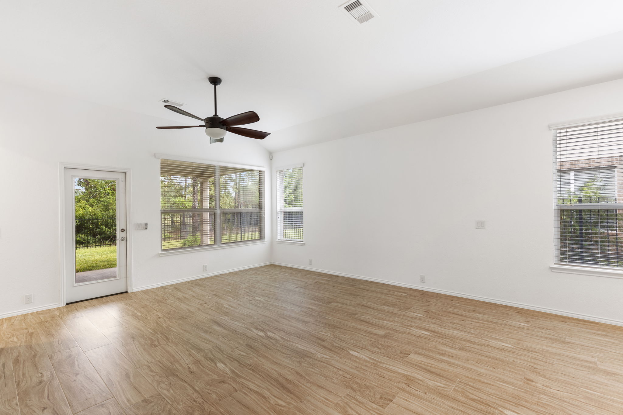 66 E Heritage Mill Cir, Tomball, TX 77375, USA Photo 23