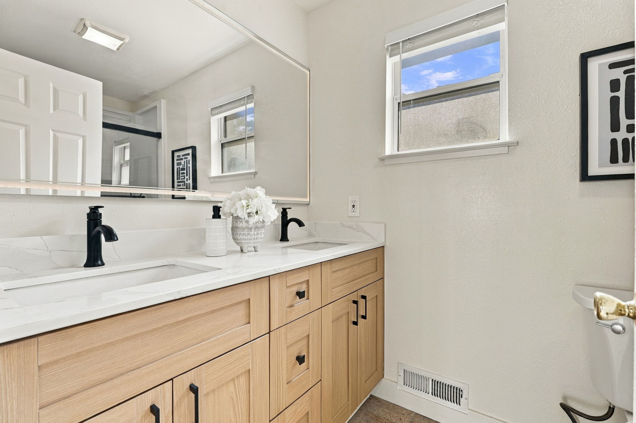Unit 1 Bathroom #1