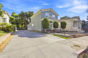  Photo 31