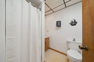  Photo 32