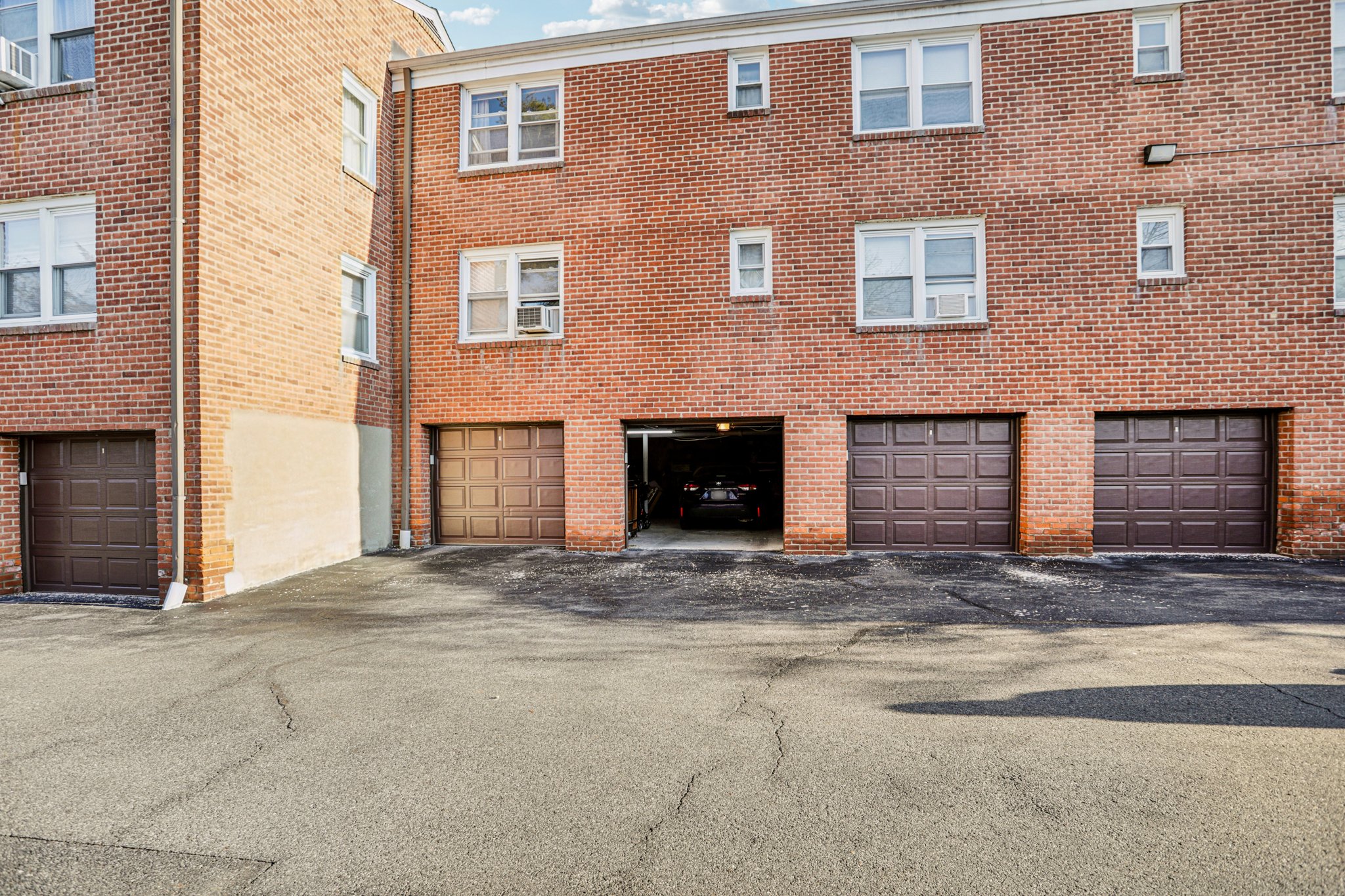 66 Manville Road 4-S1001-024.jpg