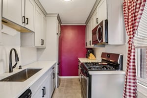 66 Manville Road 4-S1001-014.jpg