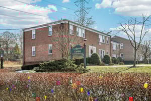 66 Manville Road 4-S1001-025.jpg