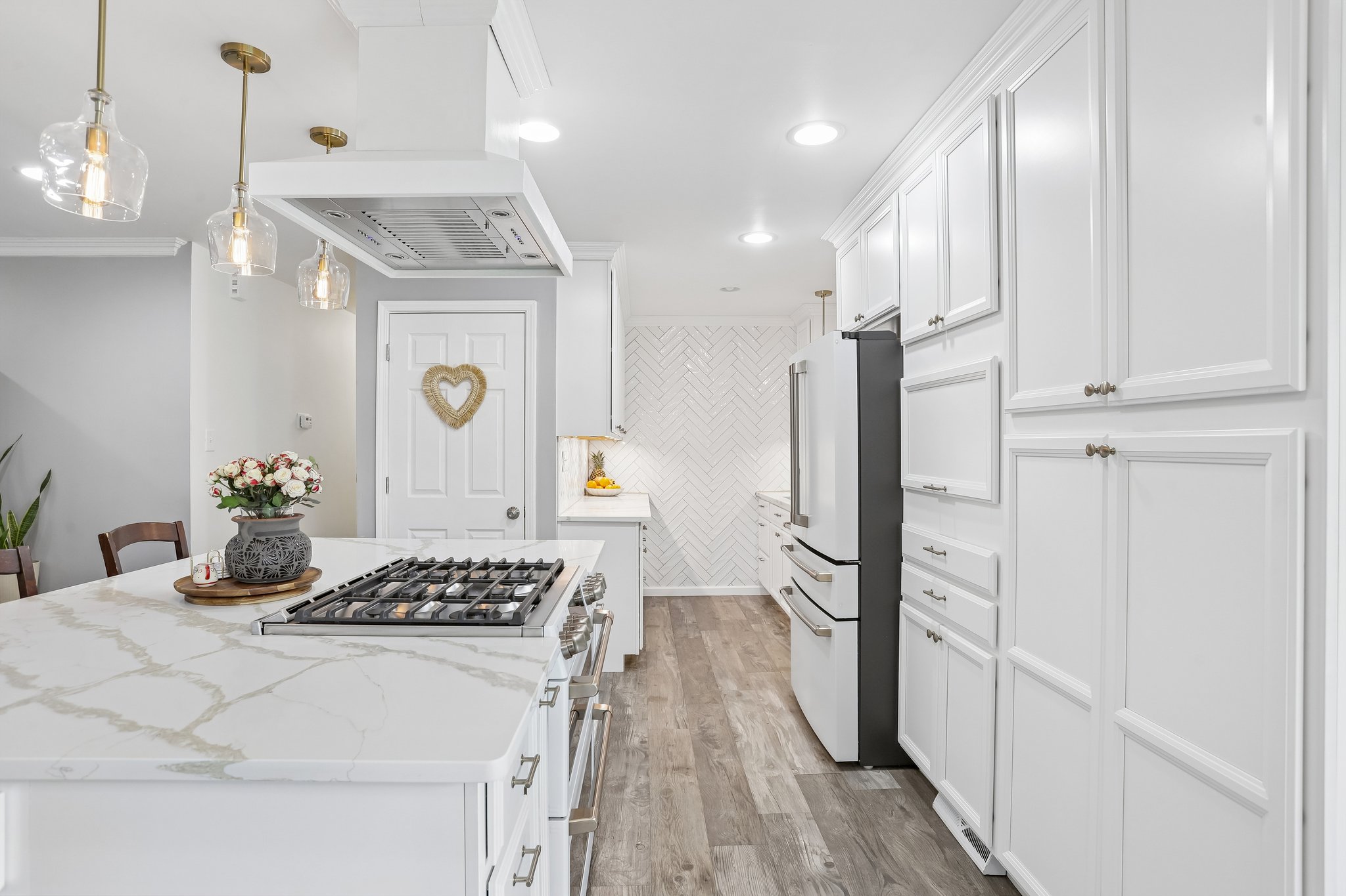 Montclair Dr-S2805-013.jpg