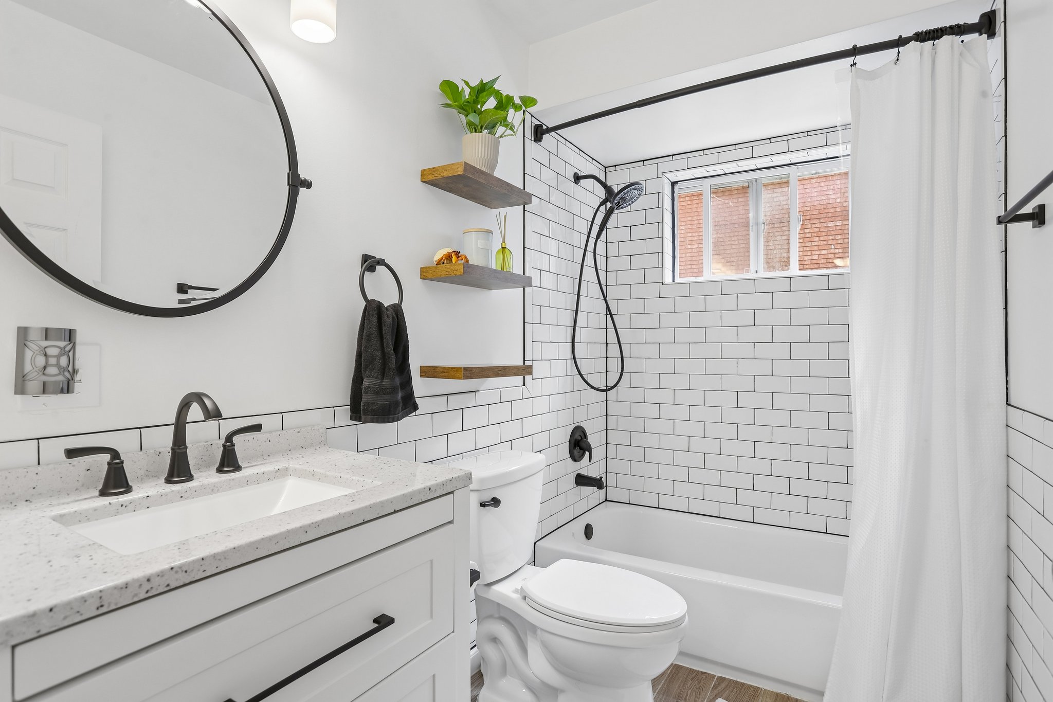 Montclair Dr-S2805-024.jpg