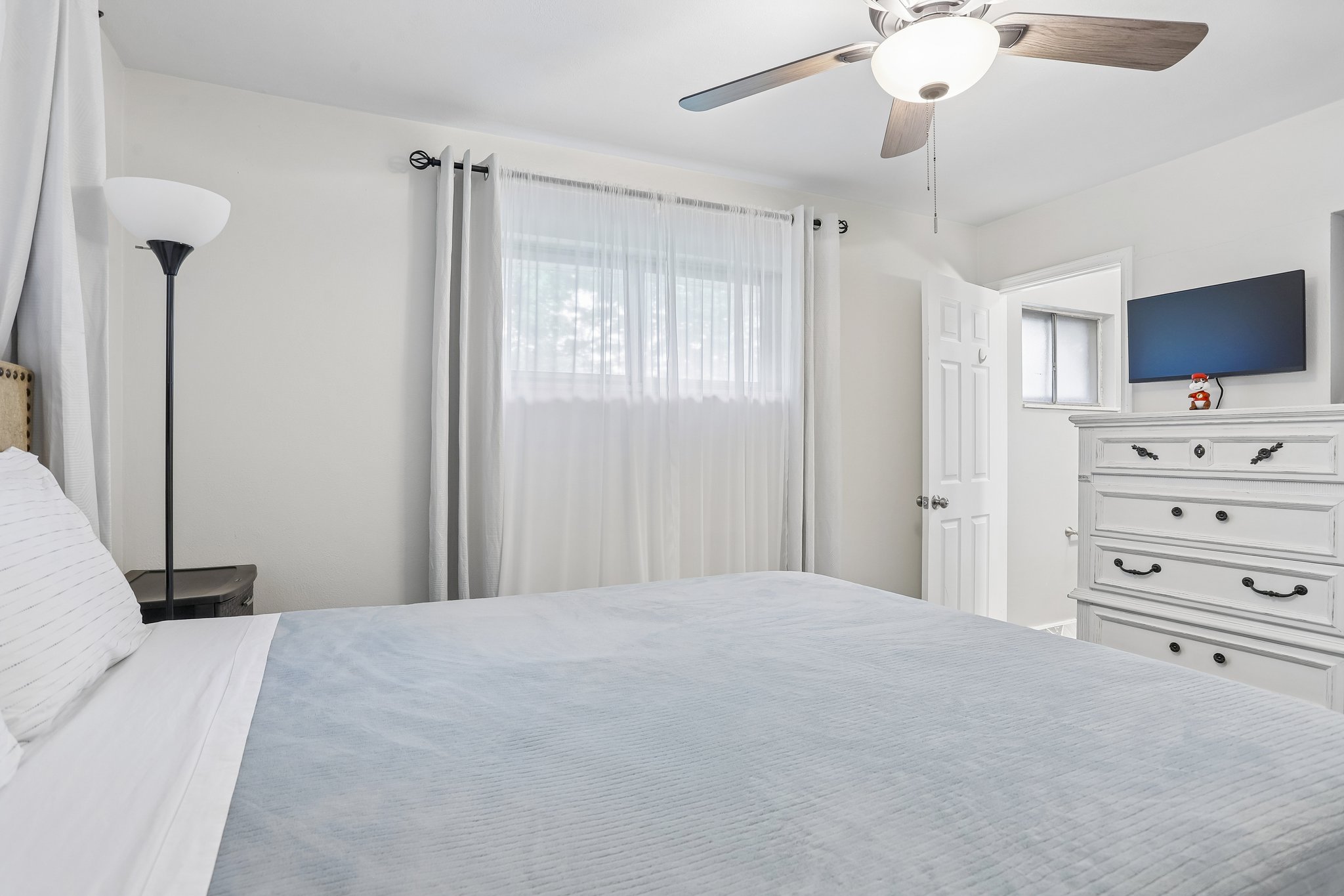 Montclair Dr-S2805-026.jpg