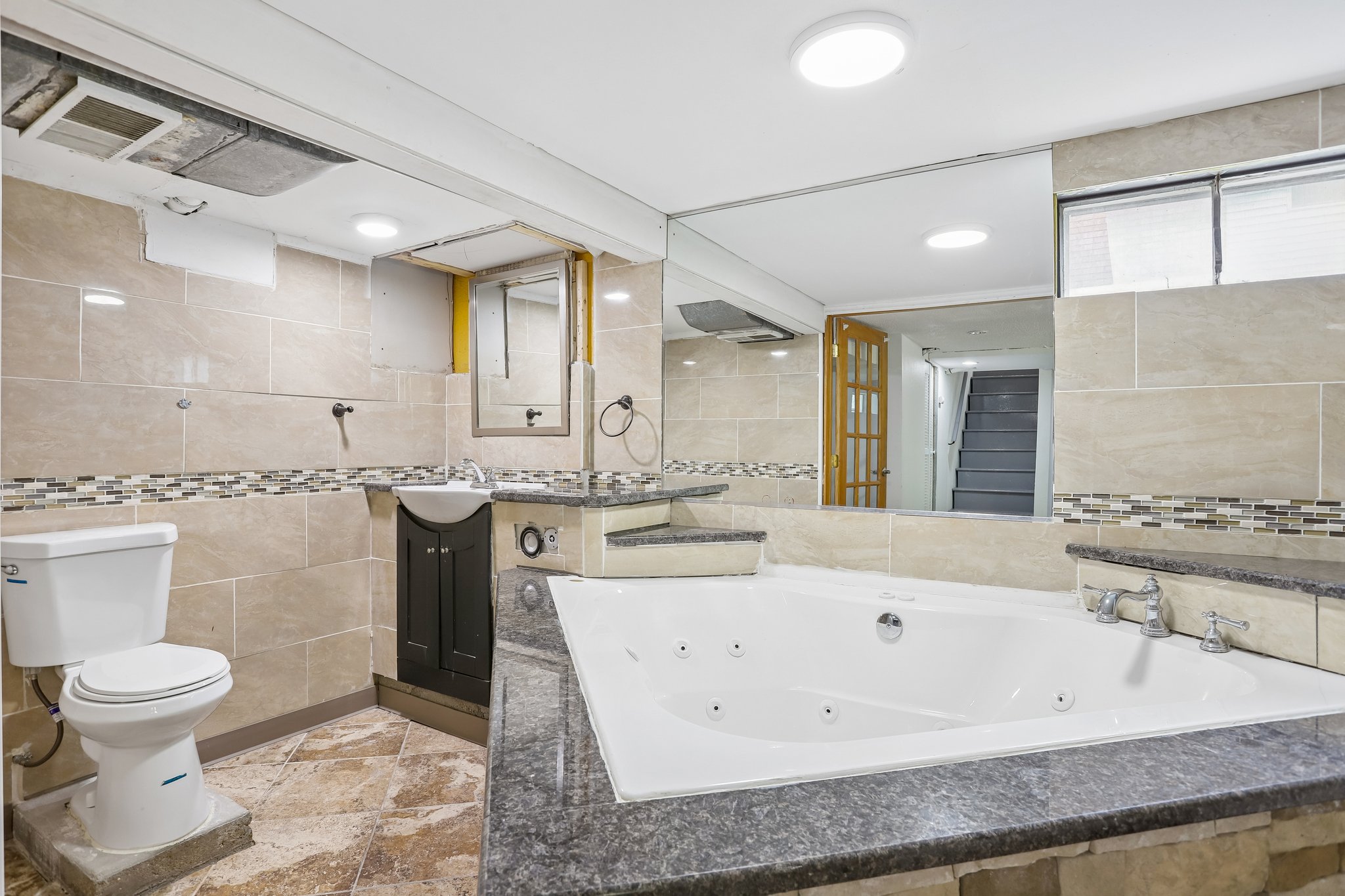 Montclair Dr-S2805-031.jpg