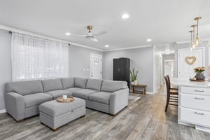 Montclair Dr-S2805-009.jpg