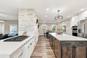  Photo 32