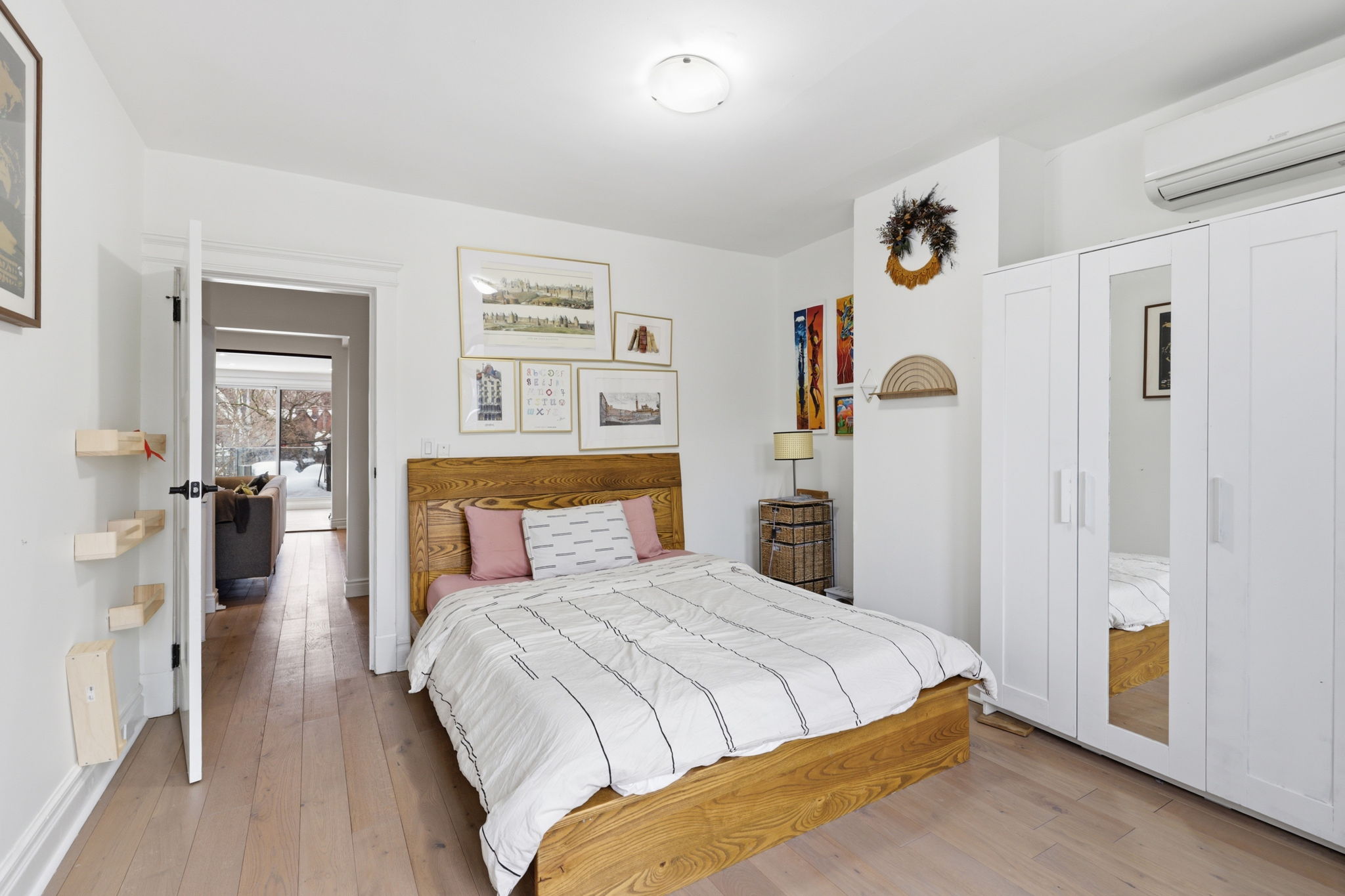 Toronto property showcase — delivered property photograph 17